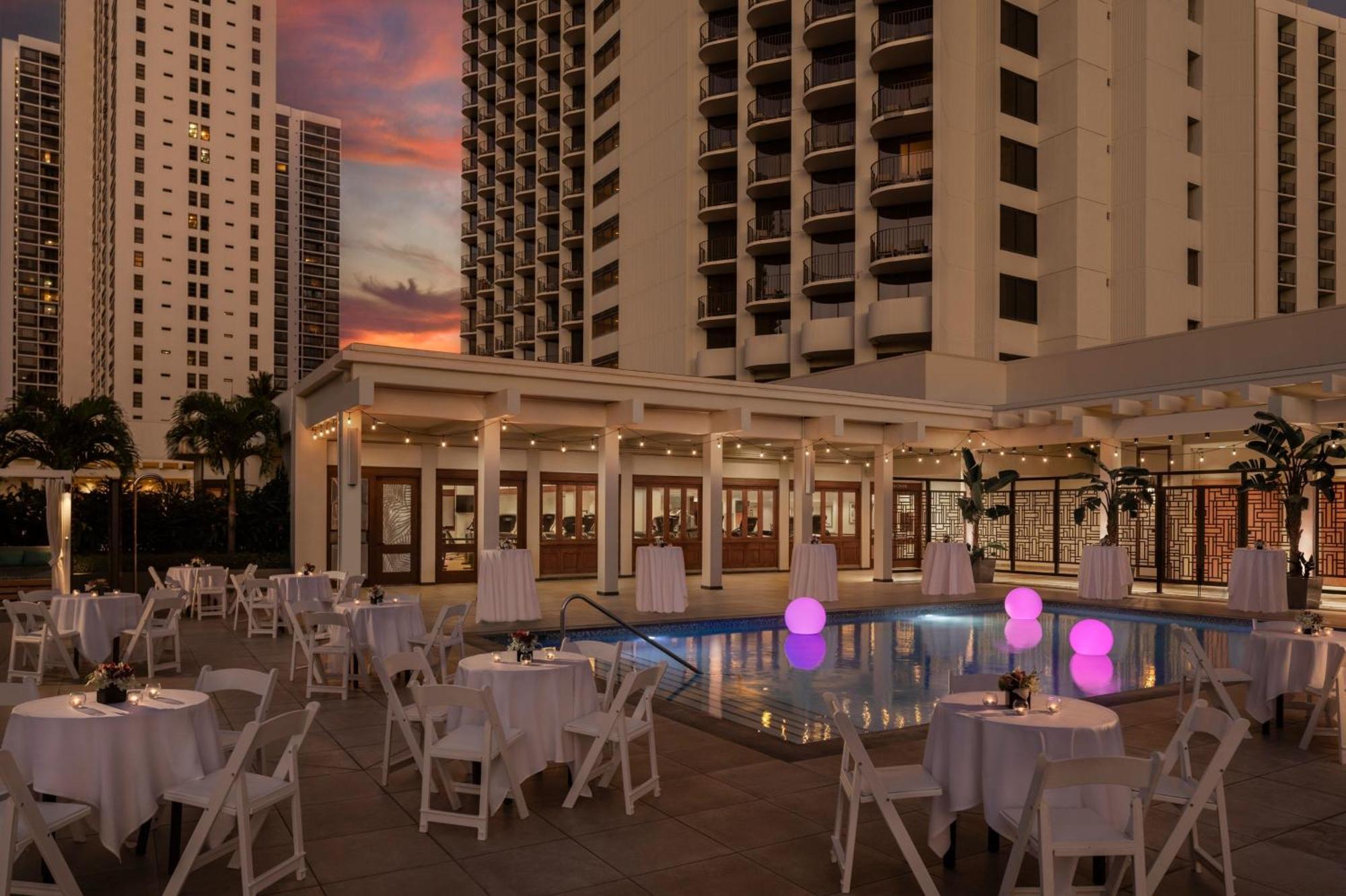 Waikiki Beach Marriott Resort & Spa Гонолулу Экстерьер фото