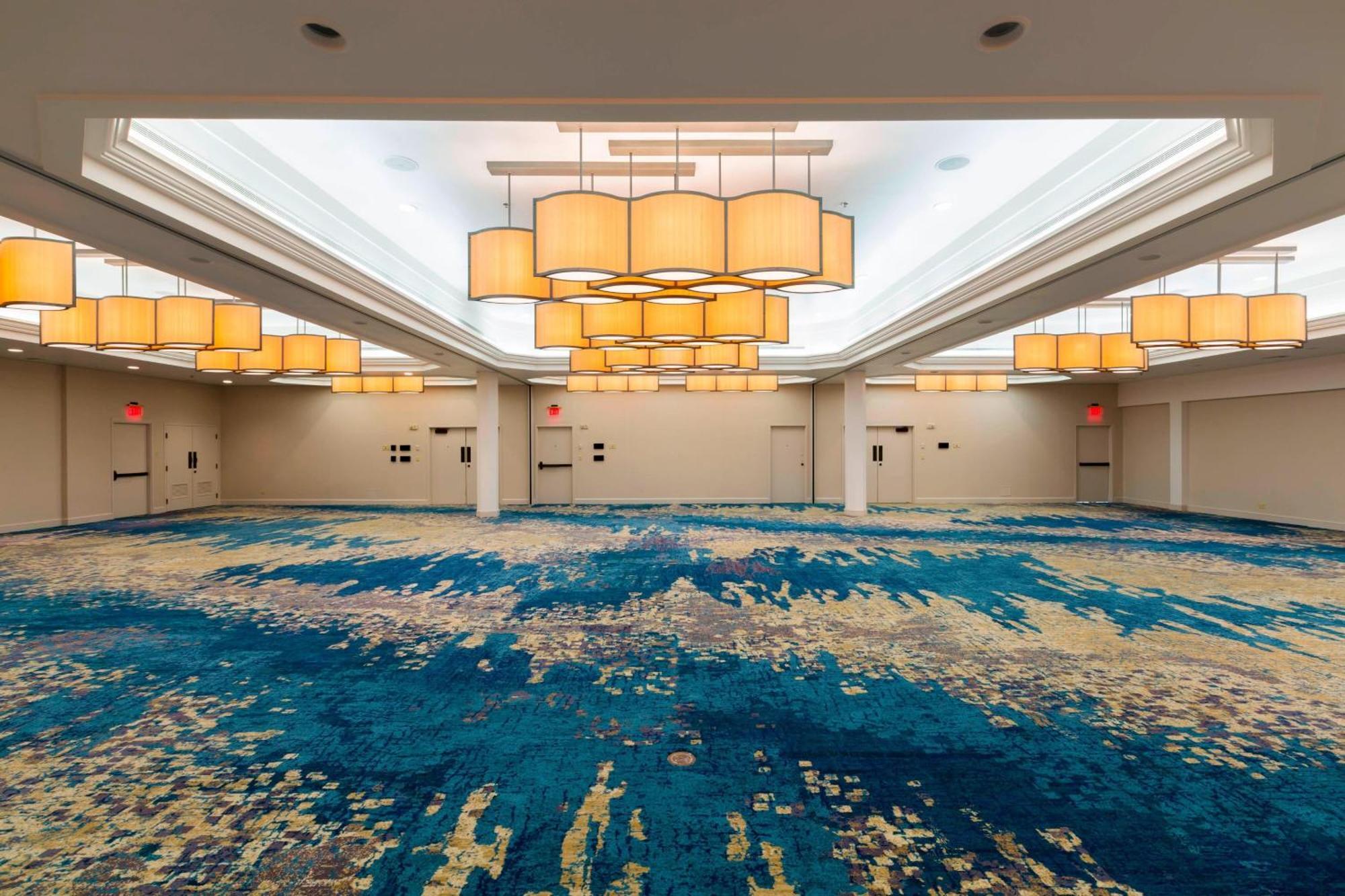 Waikiki Beach Marriott Resort & Spa Гонолулу Экстерьер фото